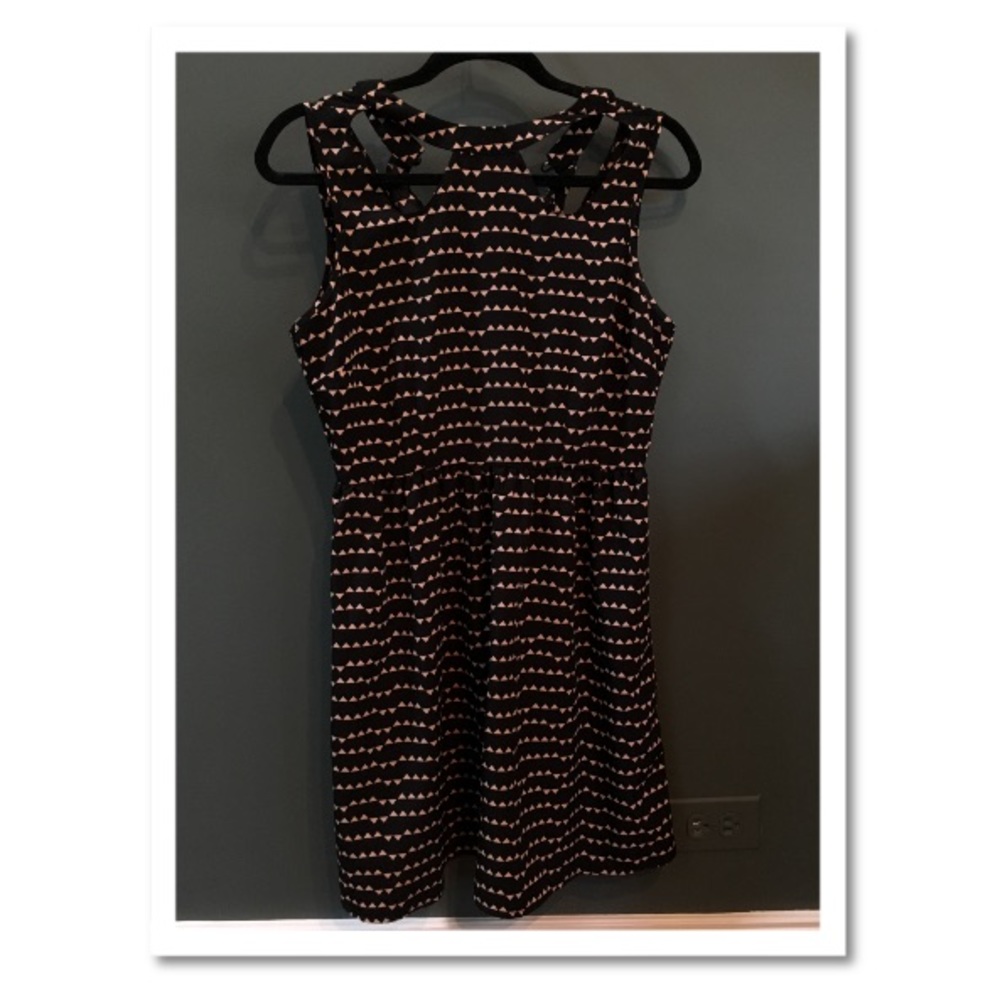 High cutout neck patterned dress